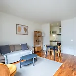 Londwell, Canary Wharf City Escape