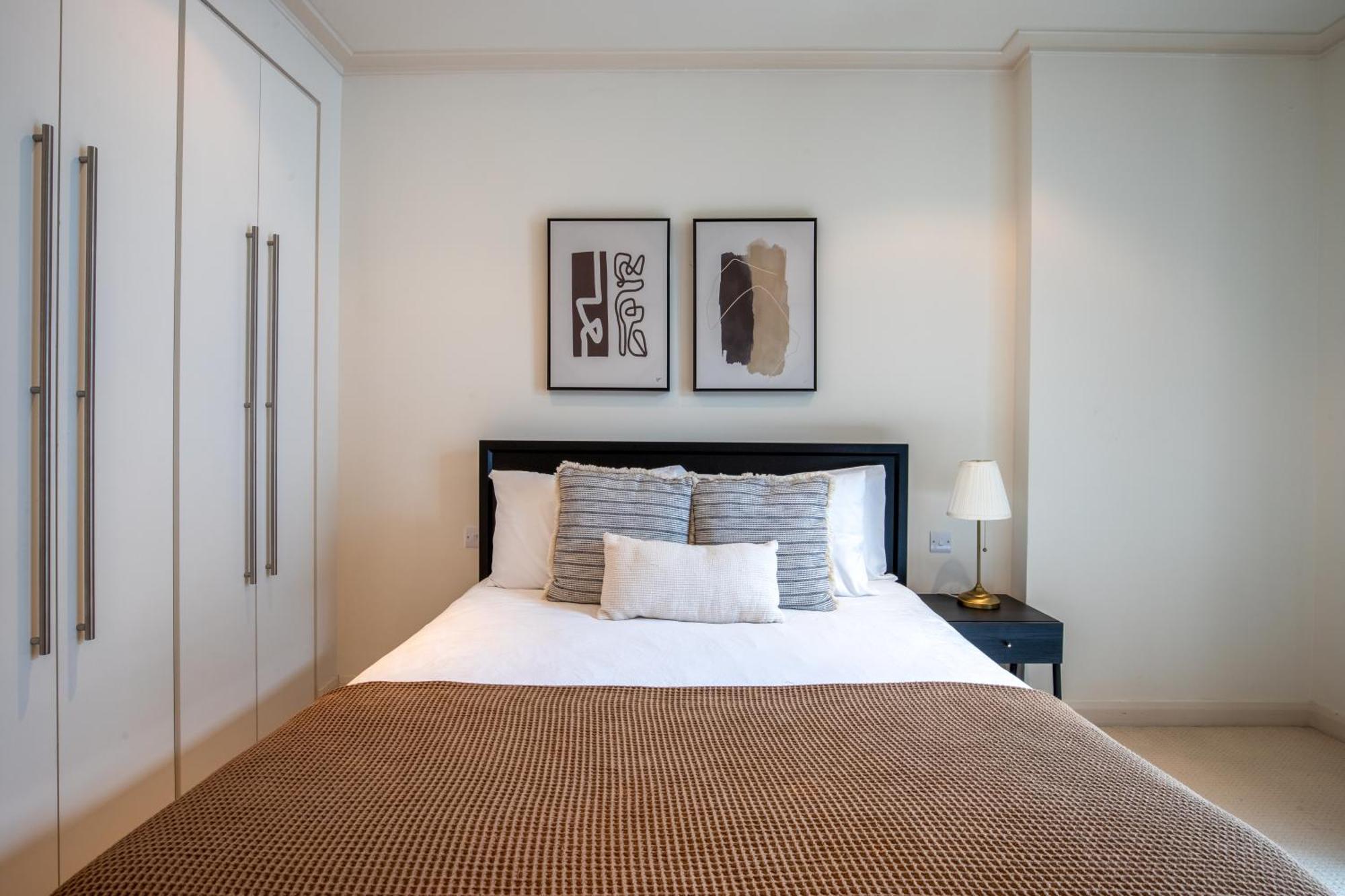 Londwell, Canary Wharf Escape * London